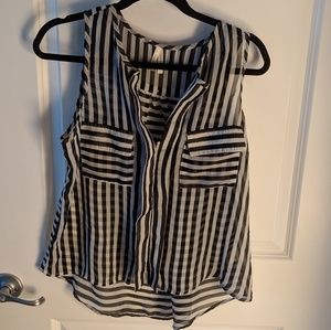 NWOT black & white sleeveless shirt